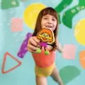 Senzorické svietiace kocky s figúrkou - oranžové JÚLIA GLO PALS Sezamová ulica