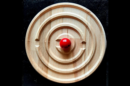 Bludisko - drevená edukačná kruhová hra o priemere 14,5cm