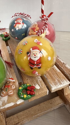 Rajolína- plastelína na zavesenie s Mikulášom